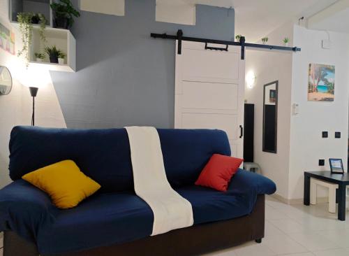 1Bed Flat with Pool, Balcony & Hammock - only 5 Mins to the Beach!