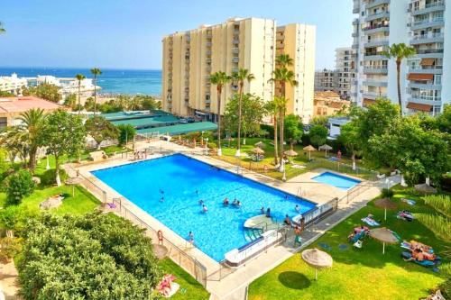 Mediterranean Beach Relax - Pool and Parking! Diana II