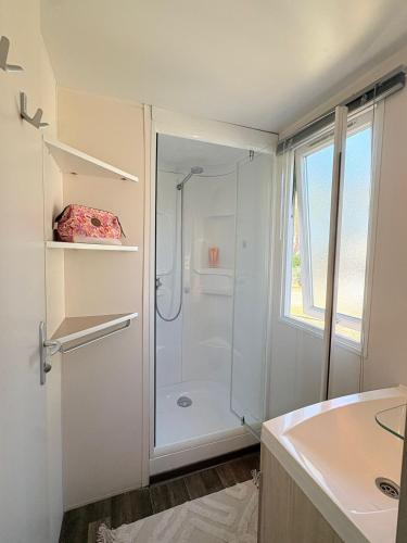 La Pinède Mobil Home 6 personnes - Camping 4 étoiles la Presqu'île du Barcarès