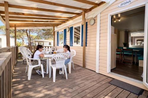 La Pinède Mobil Home 6 personnes - Camping 4 étoiles la Presqu'île du Barcarès