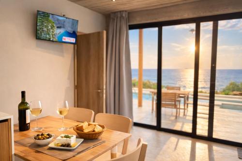Sea view villa with private swimming pool
