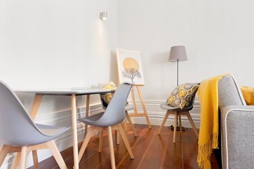 Alegria Prestige Suite by LuxiStay