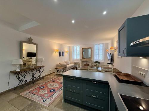 B003 Superbe 2 chambres centre Cannes