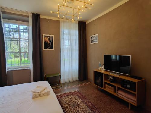 Capriccio Art Hotel — Photo of the whole room