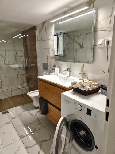 Marousi Serene Suite