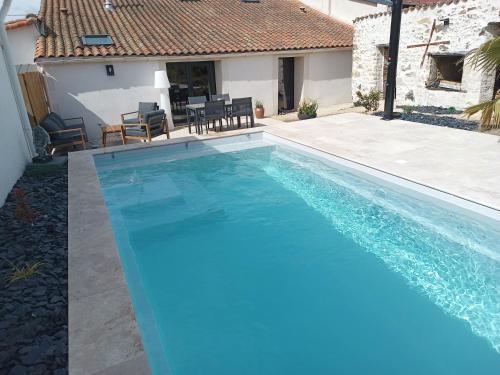 Gite maison Simon 30' Puy du Fo climatisé