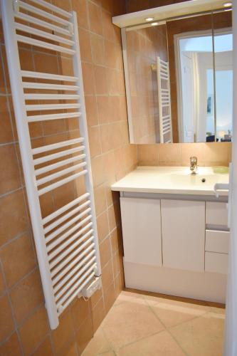 Casa Pozzu, 3 bedrooms, private beach, Bonifacio