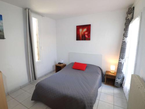 Maison Méditerranéenne 60m² avec Patio et Parking Privé, à 5min de la Plage, 3 Pièces Confortables