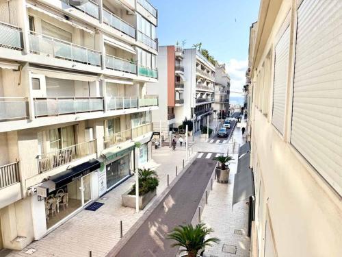 an empty street in a city with buildings at B044 Studio moderne Croisette 100m in Cannes