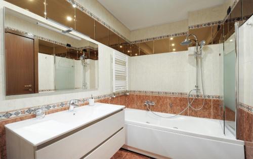 Elegant apartment in the heart of Milan - 2BR 2BA