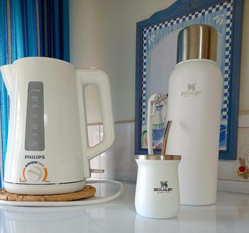 Kemudahan buat kopi dan teh di Hispano