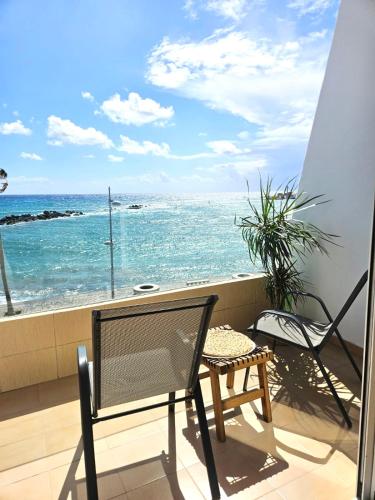 SEA VIEW Apartment in Paphos Port