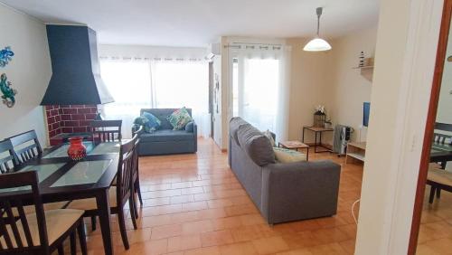 Apartment 50 m from the beach with private parking