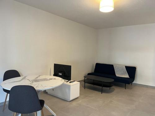 Charmant appartement climatisé a Avignon avec terrasse et parking privé