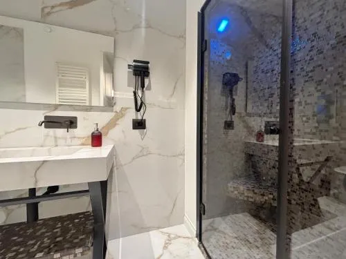 Palazzo Algaria Suites with Jacuzzi, Sauna & Turkish Bath photo 43