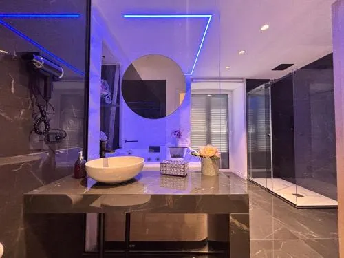 Palazzo Algaria Suites with Jacuzzi, Sauna & Turkish Bath photo 96