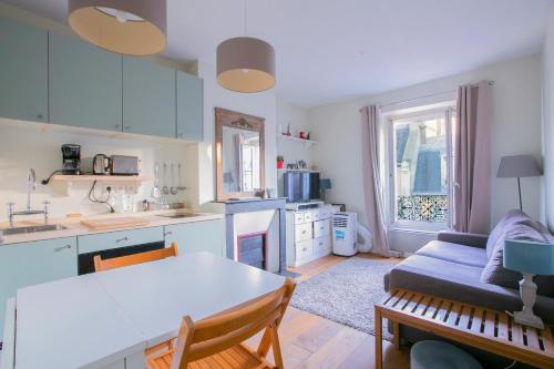 AIR CONDITIONER Ternes 1 Bedroom