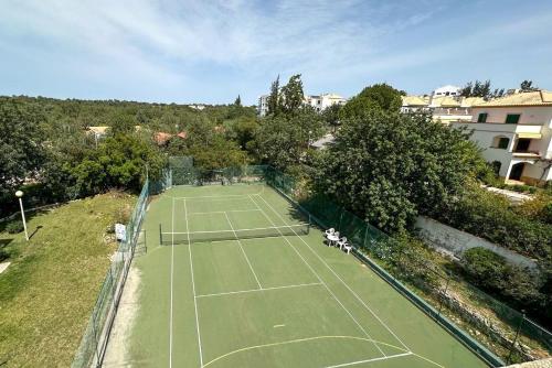 "Tavira Garden Retreat" -Pool -Balcony -Terrace -Quiet area -free parking -AC -Family Friendly -Tennis