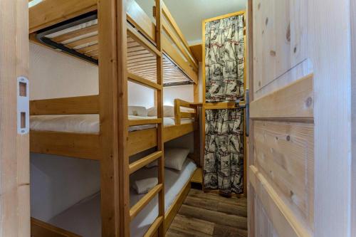 Comfy Ski-Side Hideaway w Views