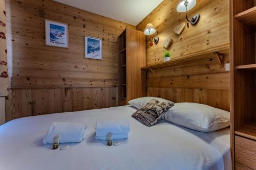 Comfy Ski-Side Hideaway w Views