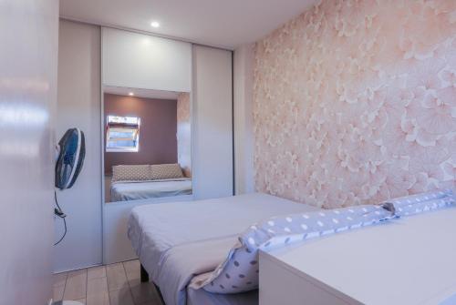 1 Bedroom next to Champs Elysees