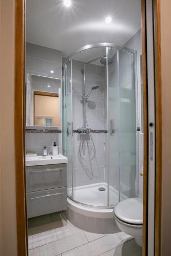 1 Bedroom next to Champs Elysees