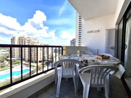 Amazing Pool and Sun, Beach Apartment