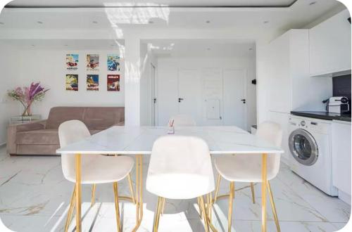 Appartement 2 Chambres climatisé I Terrasse Parking gratuit I 200m Mer I Nice Californie