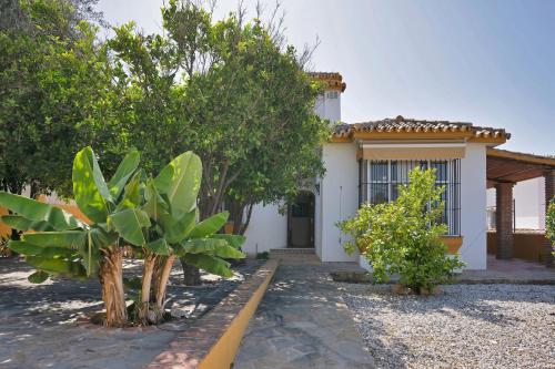 Mediterranean villa near the sea in Marbella - VILLA PALMERAS 23A