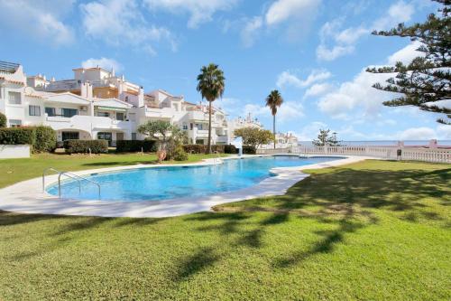 Apartamento con vistas al mar, piscina y barbacoa - TORRENUEVA 7B