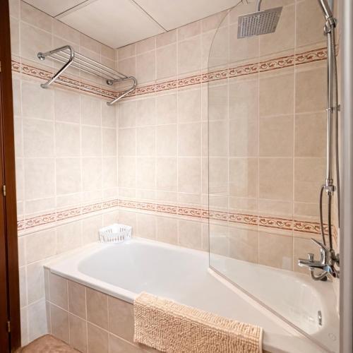 Apartamento para 6 a 5 min Port Aventura en Hotel Festival Village