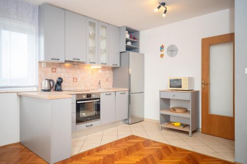 Sea View Apartment with FREE parking