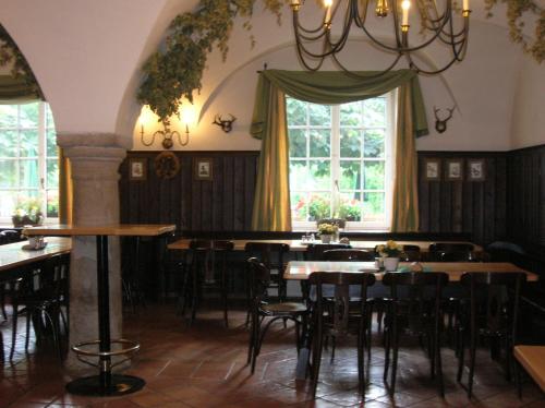 Restoran või mõni muu söögikoht majutusasutuses Schlossbrauerei Weinberg - Erste oö. Gasthausbrauerei