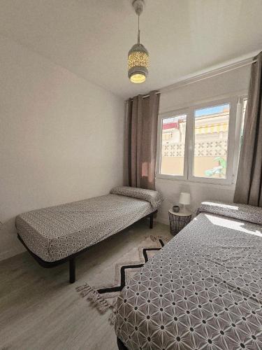 Apartamento Jardines de Babilonia! WIFI! PLAYA! PORT AVENTURA!