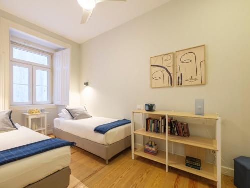 Alfama St George Castle District Fabulous 3 Bedrooms 2 Bathrooms AC Balcony 1st floor Apartment 19th Century Building