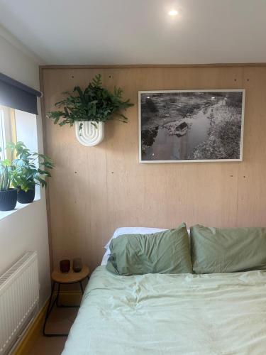 Sauna Haus pad Free sauna sleeps 5 great location photo 3
