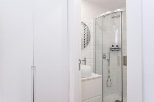 Entire Castle View Apartment in the Heart of Lisbon