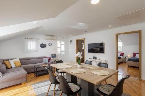 Lily's Apartments
