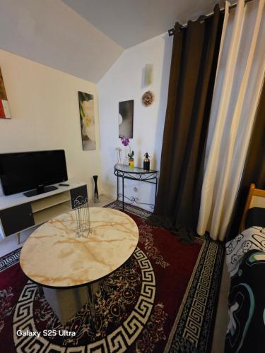 Fotografie z fotogalerie ubytování PR5 1room v destinaci Le Blanc-Mesnil