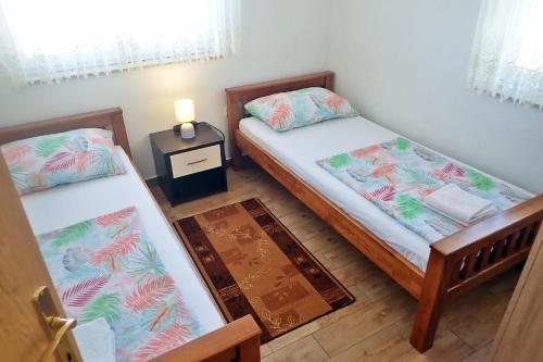 Apartments by the sea Seline, Paklenica - 25455