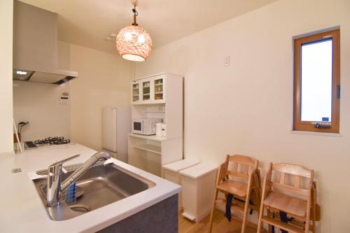 BELLA HOUSE 3minutes walk from the station FREE PARKING