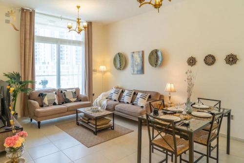 Chic 2BR Oasis- Modern Cozy Escape