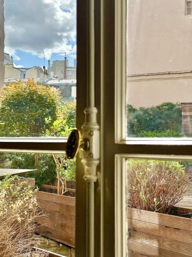 Luxury and Exclusive 130sqm estate 4m ceilings with garden view near Arc de Triomphe and Palais des Congrès