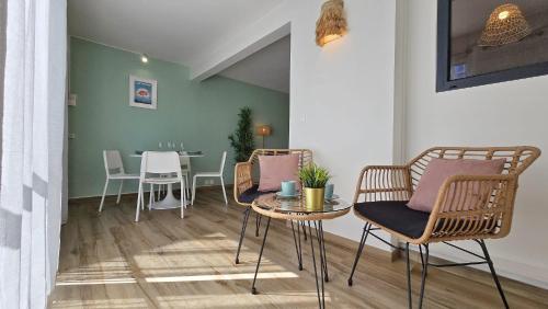 L'Éclat de Camargue - Grand T2 Rénové 49 m2, WIFI, Centre & Plage à 200m