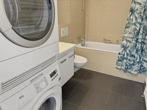 2BR flat in the city center - West 12