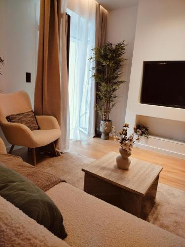 ASTY10 Executive 1BR