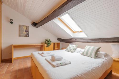 Design in legno & atmosfera calda Bilocale 20m dai Navigli