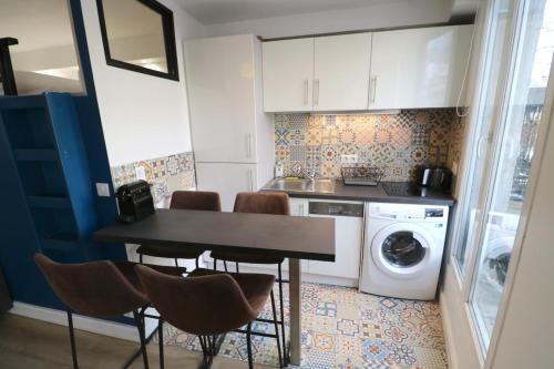 Studio rénové au coeur de Paris