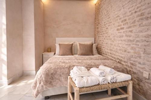 Apartamento en Triana para 4 personas Patio Privado A 5 min Puente Triana