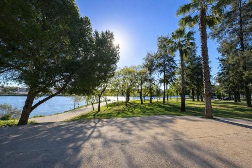 Apartamento en Triana para 4 personas Patio Privado A 5 min Puente Triana
